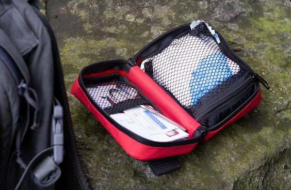 Kluczowe elementy apteczki pierwszej pomocy