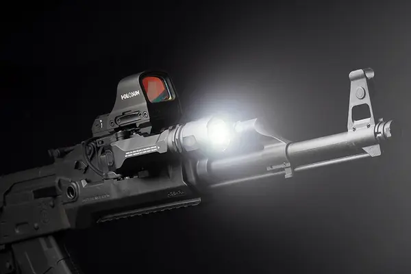 Na co zwrócić uwagę przy zakupie latarki taktycznej