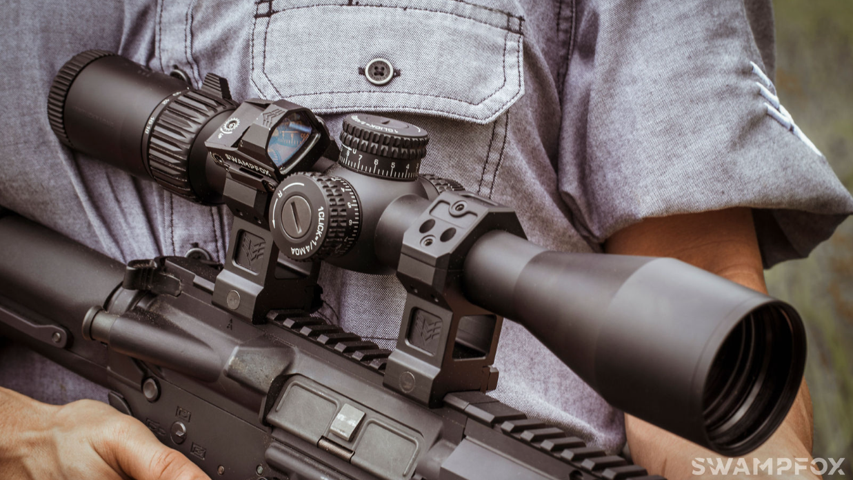 Celowniki do broni Swampfox Optics  -szerokie możliwosci montażowe