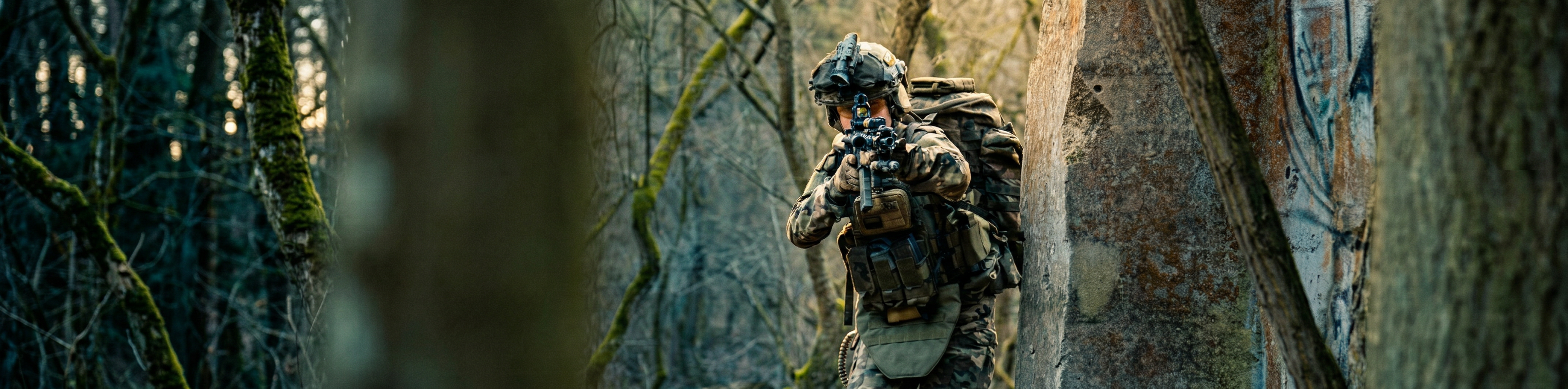 Prywatne umundurowanie na służbie a wytyczne MON