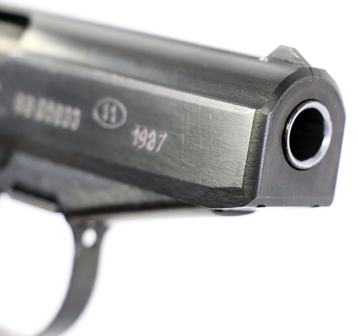 Pistolet P-83 Wanad kal. 9 x18 mm Makarow - lufa - rzut od frontu