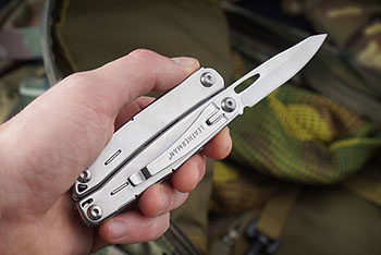 Which camping knife to choose - folder, full tang or maybe multitool?