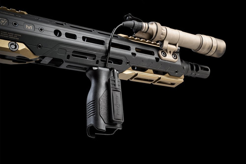 Strike Industries - Chwyt M-LOK Angled Vertical Grip - Long - FDE - SI-AR-CMAG-L