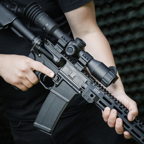 HIKVISION - Celownik noktowizyjny HIKMICRO Alpex 4K Lite z uchwytem pod IR - Czarny - 308101407/A40E