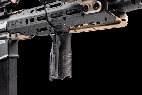 Strike Industries - Chwyt M-LOK Angled Vertical Grip - Long - FDE - SI-AR-CMAG-L