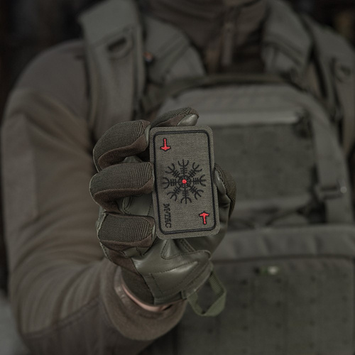 M-Tac - Naszywka haftowana Karta Hełm Grozy - Ranger Green - 51392023