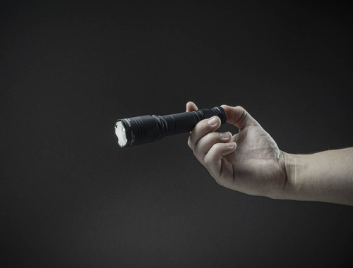 Armytek - Latarka taktyczna Dobermann Pro Magnet USB - Biała - 1500 lumenów - F07501C