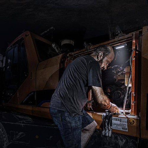 Fenix - Latarka LED akumulatorowa / warsztatowa WT16R - 300 lumenów - Czarna - 039-479