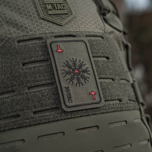 M-Tac - Naszywka haftowana Karta Hełm Grozy - Ranger Green - 51392023