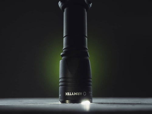 Armytek - Latarka taktyczna Dobermann Pro Magnet USB - Biała - 1500 lumenów - F07501C