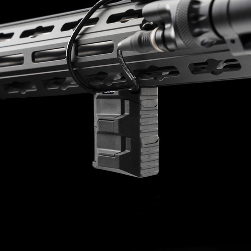 Strike Industries - Chwyt przedni Strike Stacked Angled CMS - M-LOK - Czarny - SI-AR-CMS-SAF