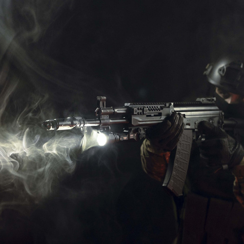 Armytek - Latarka taktyczna na broń Parma C2 Pro - Picatinny/Weaver - 1500 lm - 18650 - F09804C 