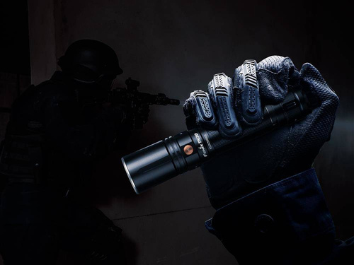 Fenix - Latarka laserowa akumulatorowa TK30 - 5000 mAh - 500 lumenów