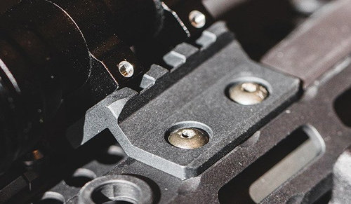 Magpul - Szyna M-LOK® Aluminum Offset Light/Optic Mount do montażu latarki taktycznej RIS - MAG604-BLK