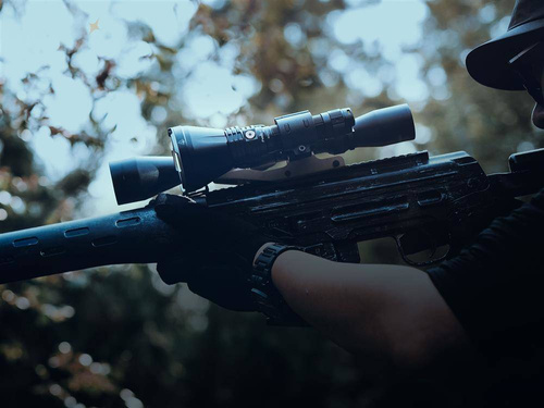 Fenix - Latarka Szperacz LED Akumulatorowa - 1500 Lumenów - 5000 mAh - HT18