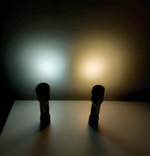 Armytek - Latarka akumulatorowa / czołówka Elf C1 - Ciepłe światło - 930 lm - F05003W