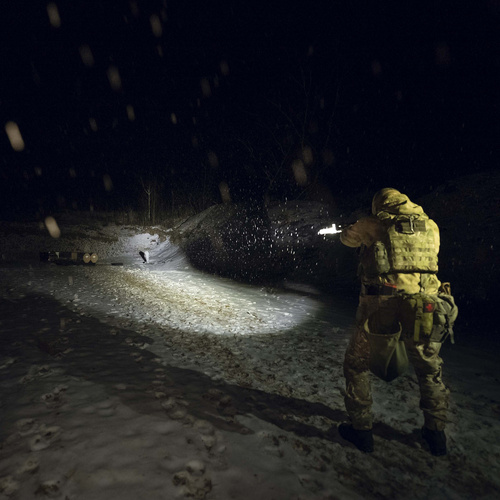 Armytek - Latarka taktyczna na broń Parma C2 Pro - Picatinny/Weaver - 1500 lm - 18650 - F09804C 